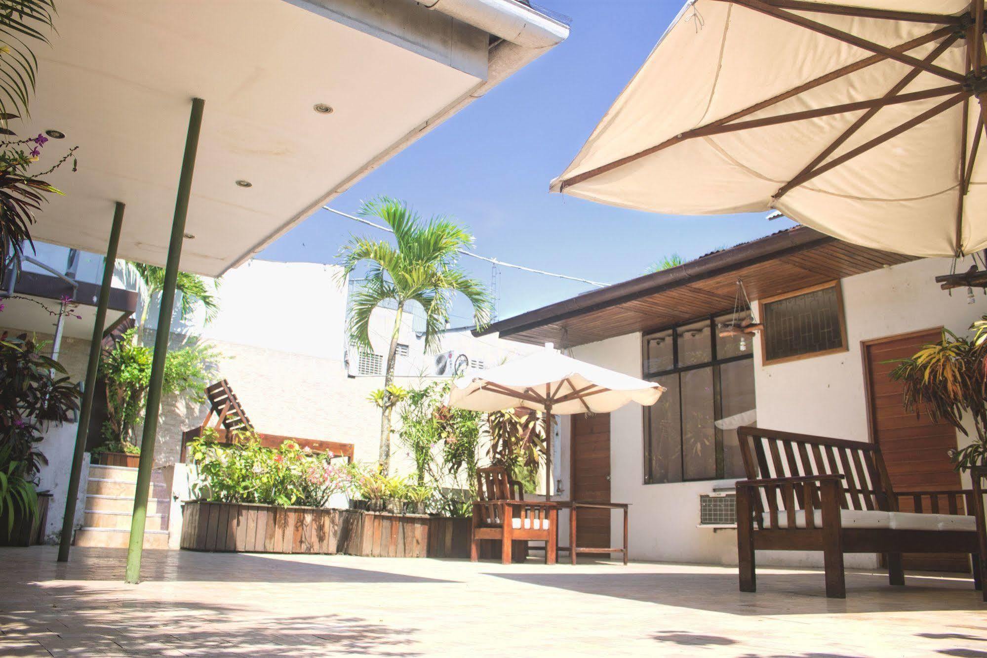 Amazon Hotel Iquitos Exterior foto